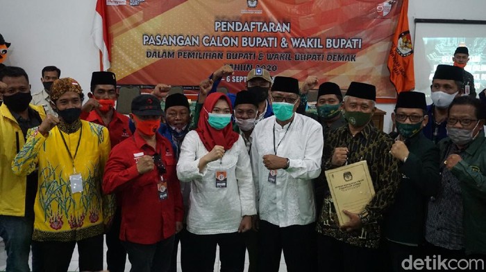 Pasangan Eisti-Jos daftar Pilkada Demak, Jumat (4/9/2020)