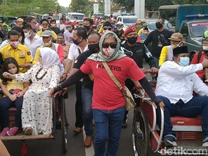 Anak Pedangdut A Rafiq Daftar Pilkada Pekalongan Naik Becak