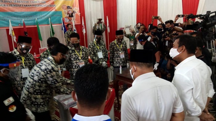Pendaftaran bakal calon bupati Tanjung Jabung Timur (Ferdi-detikcom)