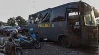 Pelayanan di Polsek Ciracas tetap berjalan seperti biasa usai insiden penyerangan oleh oknum TNI AD. CNN Indonesia/Bisma Septalisma  