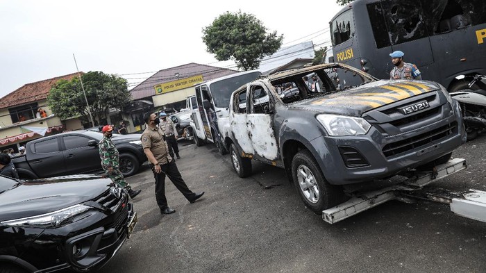 Penyerangan Polsek Ciracas Penyerangan Polsek Ciracas, Jakarta Timur, oleh oknum TNI AD, Sabtu (29/8/2020) dini hari terus diusut. Sejumlah fakta pun terungkap.