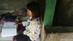 Potret Semangat Anak-anak Pejompongan Belajar di Pos Ronda