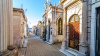 Recoleta Cemetry dibangun pada tahun 1822 sebagai pemakaman umum resmi di kota tersebut. (Getty Images/iStockphoto)