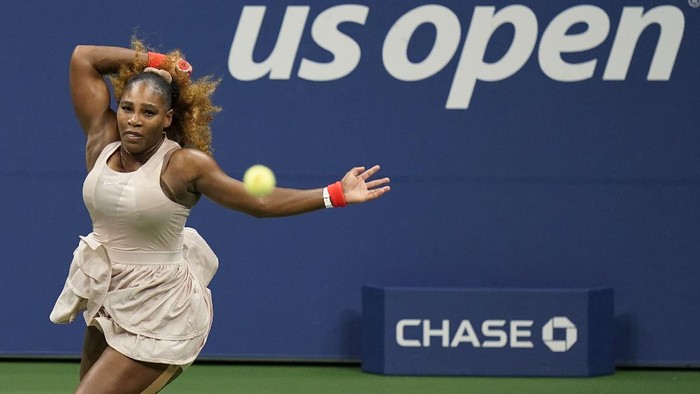 Serena Williams, of the United States, returns a shot to Margarita Gasparyan, of Russia, during the third round of the U.S. Open tennis championships, Thursday, Sept. 3, 2020, in New York. (AP Photo/Frank Franklin II)