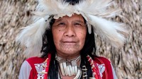 Uru-Eu-Wau-Wau, komunitas ini terisolasi dari dunia luar hingga 1980-an. Mereka tinggal di kawasan hutan hujan yang dilindungi secara hukum seluas 11.265 kilometer persegi di negara bagian Rondonia, di Brasil barat.