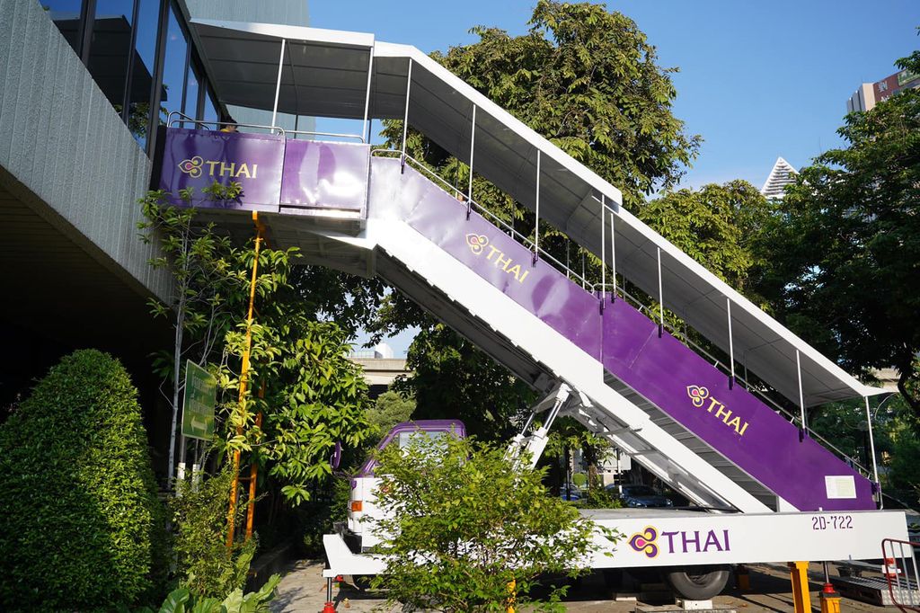 Thai Airways Buka Resto dengan Konsep Pesawat