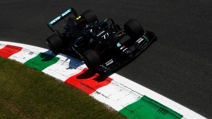 MONZA, ITALY - SEPTEMBER 04: Valtteri Bottas of Finland driving the (77) Mercedes AMG Petronas F1 Team Mercedes W11 during practice for the F1 Grand Prix of Italy at Autodromo di Monza on September 04, 2020 in Monza, Italy. (Photo by Rudy Carezzevoli/Getty Images)