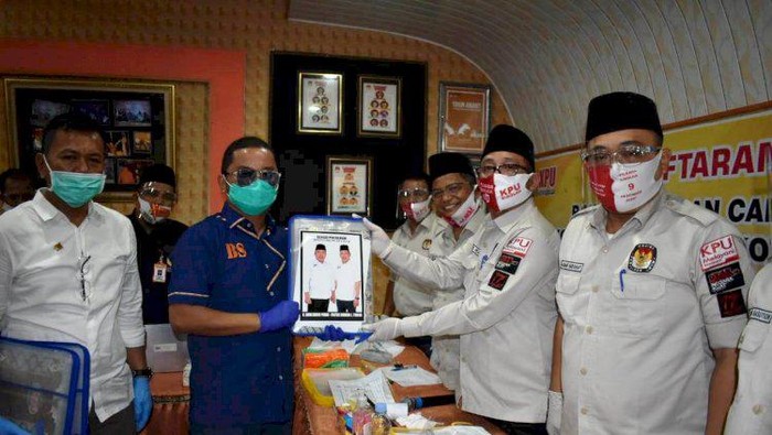 Bapaslon Jamaluddin-Pantas daftar ke KPU Sibolga diwakili tim pemenangan
