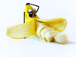 Kreatif! Doodle Buah-buahan yang Dramatis dan Lucu