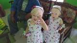 Bikin Kesengsem! 2 Bocah Kembar Bule Cantik Asal Wonogiri
