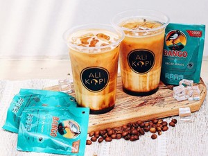 5 Es Kopi Susu Ini Rasanya Indonesia Banget, Klepon hingga Kecap Manis
