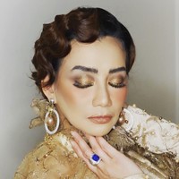 Seperti diberitakan sebelumnya, Reza Artamevia ditangkap atas dugaan kasus narkoba. Saat ini dia diperiksa di Polda Metro Jaya. Iya, betul, kata Kabid Humas Polda Metro Jaya Kombes Yusri Yunus saat dihubungi detikcom, Sabtu (5/9/2020). (Foto: Instagram/@rezaartameviaofficial)