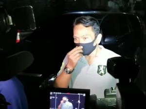 Keluarga Jenguk Reza Artamevia yang Diamankan di Polda Metro Jaya