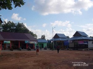Bangunan Apa Saja di Sekitar SD Gantong Belitung