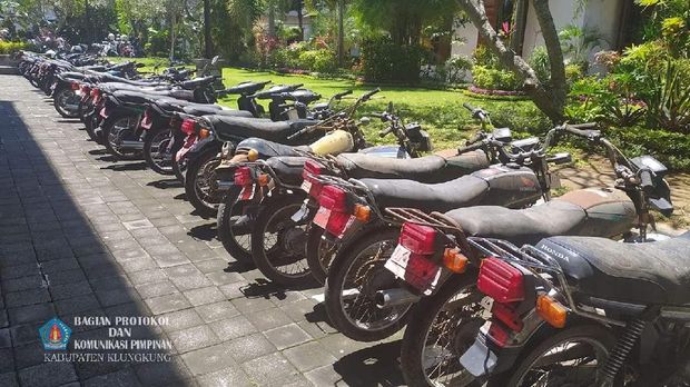 Lelang kendaraan di Bagian Protokol dan Komunikasi Pimpinan Kabupaten Klungkung