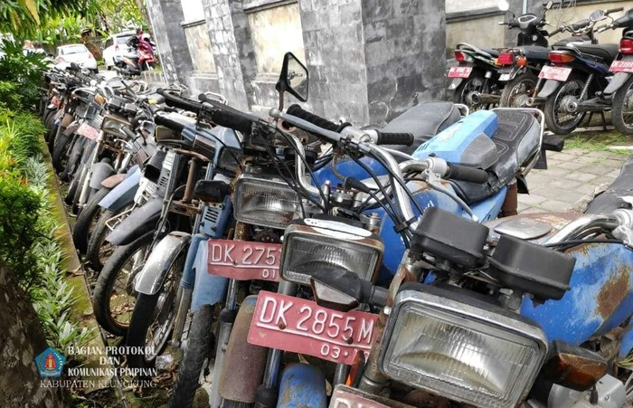 Lelang kendaraan di Bagian Protokol dan Komunikasi Pimpinan Kabupaten Klungkung