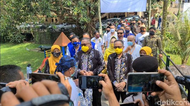 marwan-iyos daftar ke kpu sukabumi