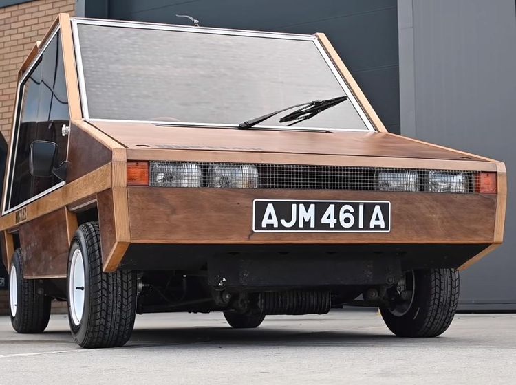 Hampir Semua Bagian Mobil Ini Terbuat Dari Kayu