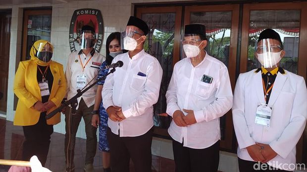 Pasangan Muhammad Nur Aziz-Mansyur (Aman) mendaftar Pilwalkot Magelang, Sabtu (5/9/2020).