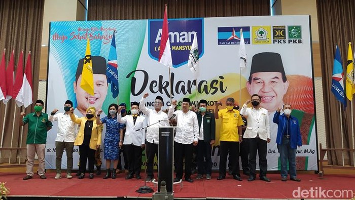 Pasangan Muhammad Nur Aziz-Mansyur (Aman) mendaftar Pilwalkot Magelang, Sabtu (5/9/2020).