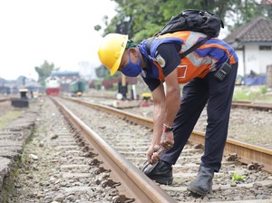 Mau Jadi Petugas Pemeriksa Jalur Kereta? Begini Pekerjannya