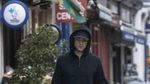 Robert Pattinson Sering Tertangkap Kamera Paparazi saat Ngopi