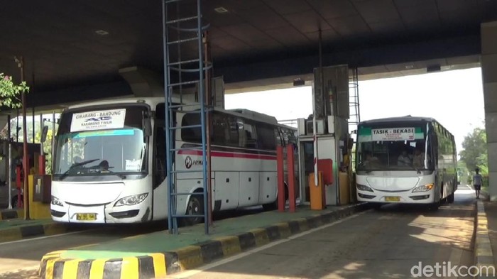 Sopir angkutan umum curhat soal kenaikan tarif tol