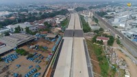 Sedangkan pada kebijakan sebelumnya, tarif tol terjauh dari GT Kunciran ke GT Serpong atau sebaliknya ditetapkan sebesar Rp 21.000. Artinya, ada selisih kenaikan tarif sebesar Rp 500 dari tarif lama. Sementara dari GT Kunciran ke GT Serpong, tarif tol ditetapkan sebesar Rp 43.000 untuk kendaraan Gol. IV dan V. Angka ini naik Rp 1.500 dari tarif dalam kebijakan sebelumnya yang sebesar Rp 41.500. (Dok. Kementerian PUPR)