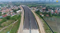 Dirut PT JKC Dadan Waradia, mengatakan bahwa Jalan Tol Cengkareng-Batuceper-Kunciran dengan panjang sekitar 14,19 Km terintegrasi dengan jalan tol lain, salah satunya Jalan Tol Kunciran-Serpong melalui Kunciran Junction, yang merupakan alternatif pengguna jalan wilayah Jabodetabek khususnya dari Tangerang raya menuju Bandara Soekarno Hatta. Dok. Kementerian PUPR.