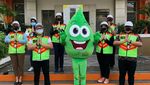 Aksi Maskot JIEP Bagikan Masker dan Hand Sanitizer Gratis