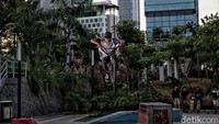 Tidak hanya skateboard, pecinta BMX juga beraksi.