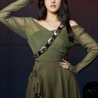 Seperti kebanyakan wanita-wanita dalam daftar ini, Seunghee CLC juga dianggap mendobrak standar kecantikan Korea karena bentuk tubuhnya. Ia adalah salah satu artis KPop yang kerap jadi perbincangan karena berat badan yang fluktuatif. Namun hal yang sebenarnya wajar itu tidak menghalangi Seunghee untuk tampil percaya diri. Foto: Internet