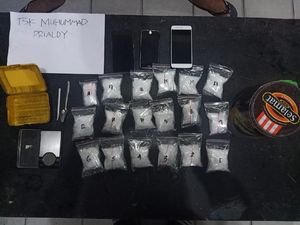 Ratusan Gram Sabu Ditemukan di Kamar Kos, Dua Pengedar Diciduk