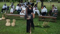 Gelaran yang bertajuk Membumi tersebut bertujuan untuk mengenalkan hasil kerajinan wanita Dayak Kalimantan yang ramah lingkungan serta untuk membangkitkan semangat produk UMKM di tengah pandemi COVID-19.