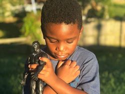 Mengharukan, Potret Anak-anak Beri Penghormatan ke Black Panther