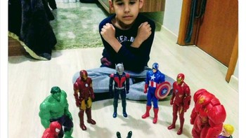 Bersama dengan tokoh Avenger di hari akhirnya. Foto: Boredpanda