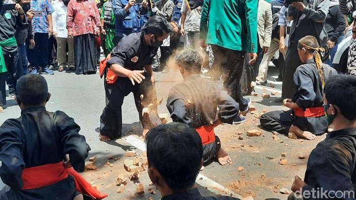 Calon gerindra mendaftar ke KPU Sleman