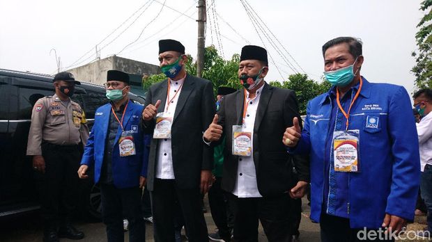 Diiringi Puluhan Biker, Iye-Awab Daftar Pilwalkot Cilegon ke KPU