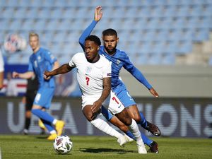 Video Penalti Sterling Menangkan Inggris atas Islandia