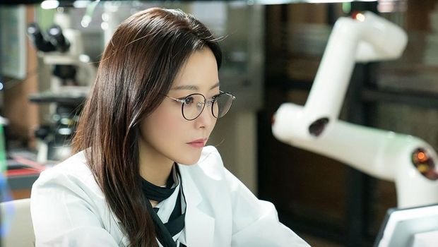 Kim Hee Sun dalam drama Korea Alice
