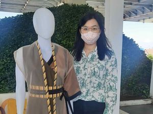Keren, Mahasiswa Surabaya Ini Daur Ulang Botol Plastik Jadi Outer Mewah