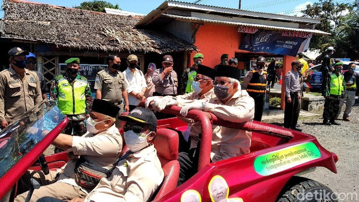 Pasangan Adang-Supratman mendaftar ke KPU Pangandaran