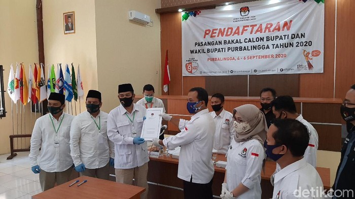 Pasangan Sulhan-Zaini mendaftar ke KPU Purbalingga