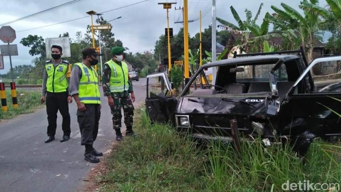 tewas tertabrak kereta