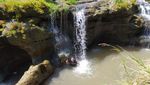 Air Terjun Mini yang Lagi Ngehits di Pasuruan