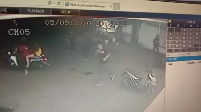 Aksi kekerasan terekam CCTV.