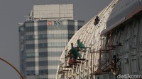 Direktur Utama BP Jamsostek Agus Susanto mengatakan manfaat yang didapat para peserta pun sama besarnya seperti kecelakaan kerja di perusahaan atau pabrik tempat bekerja.