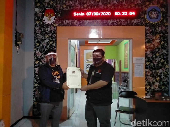 Beberapa hal menjadi catatan Bawaslukab selama pendaftaran pasangan calon (paslon) untuk Pilkada Lamongan. Seperti soal perbedaan nama pengurus salah satu parpol dengan salinan Surat Menkumham.