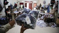 Namun, tak berkecil hati, ia terus berusaha bangkit dan terus mencari strategi yang tepat untuk terus bertahan dan menutupi biaya operasional. Kini bisa dibilang ia berhasil meluaskan pasar dan memperoleh omset lima kali lipat dari biasanya. Foto: dok. UMKM