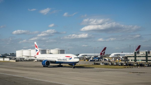 Pihak British Airways menyebut pesawat Boeing 747 terakhir ini telah memiliki 115.276 jam terbang dari 13.364 penerbangan. Dengan panjang 70,6 meter serta tinggi 19,41 meter dan lebar rentang sayap mencapai 64,4 meter, pesawat jumbo jet ikonik ini pamit setelah menyapa langit kita selama 25 tahun lamanya. (Getty Images/franckreporter) Pihak British Airways menyebut pesawat Boeing 747 terakhir ini telah memiliki 115.276 jam terbang dari 13.364 penerbangan. Dengan panjang 70,6 meter serta tinggi 19,41 meter dan lebar rentang sayap mencapai 64,4 meter, pesawat jumbo jet ikonik ini pamit setelah menyapa langit kita selama 25 tahun lamanya. (Getty Images/franckreporter)